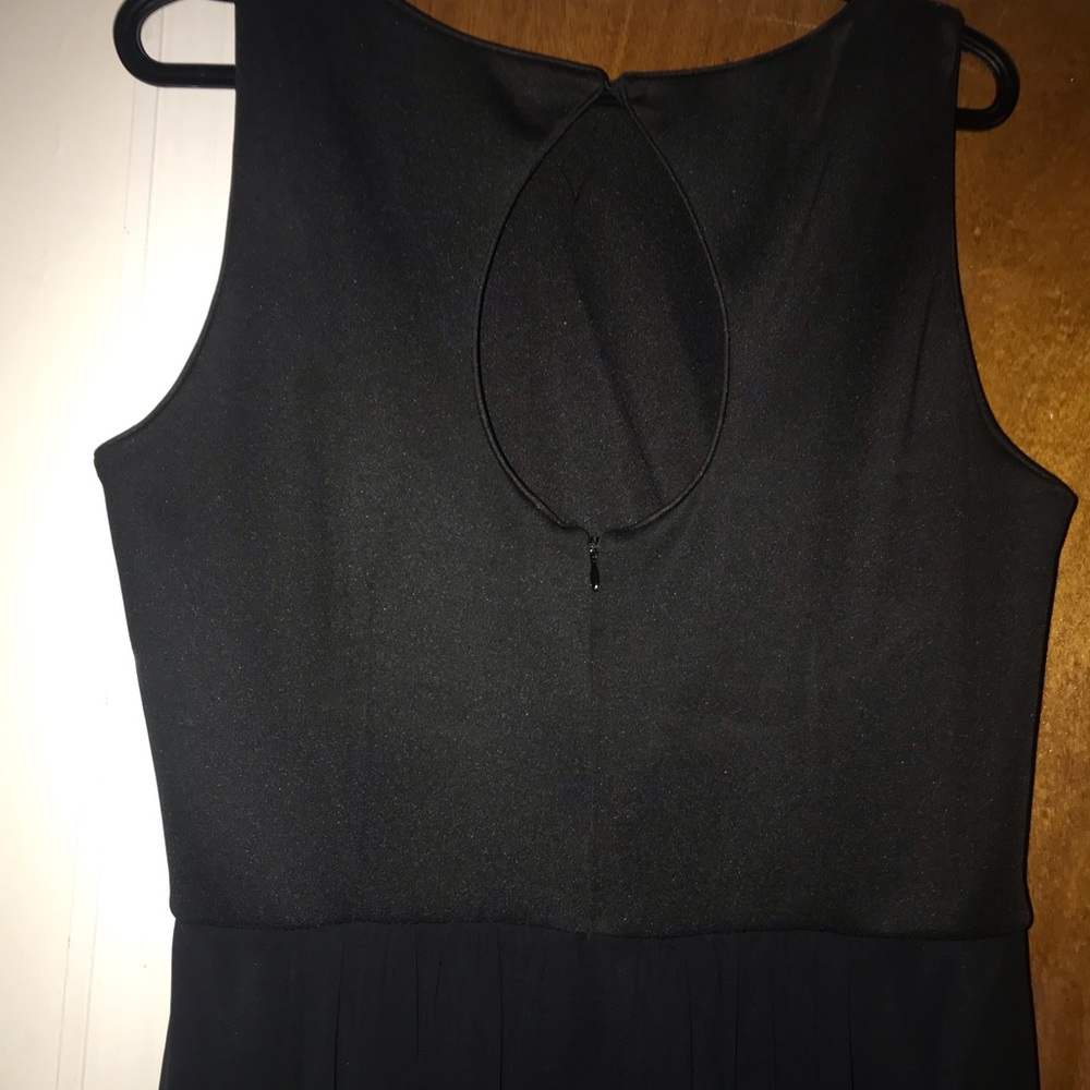 Formal dress - Picture 4 of 6
